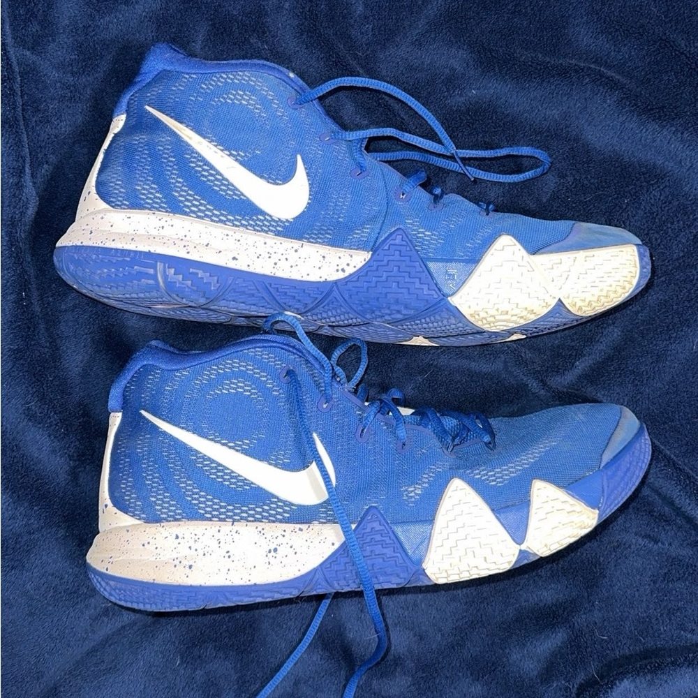 Kyrie 4 “game royal”